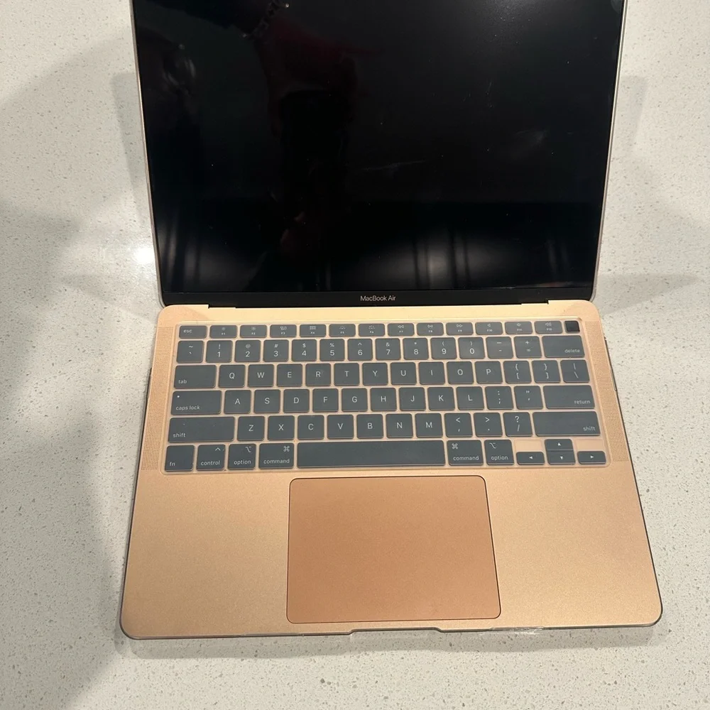 2020 MacBook Air - Perfect Working Condition w/accessories and original box